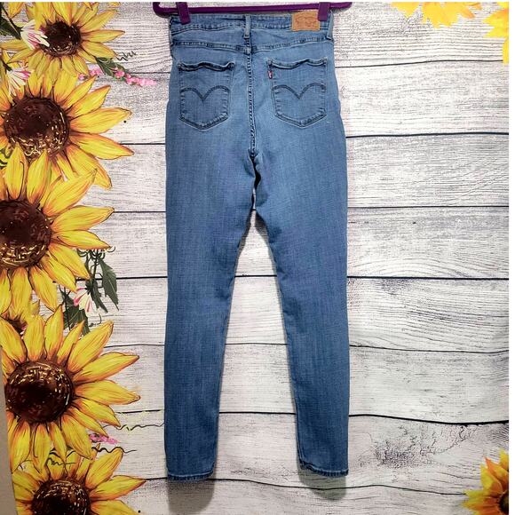 Levi's High Rise Light Wash Skinny Jeans Size 31 - Picture 10 of 10